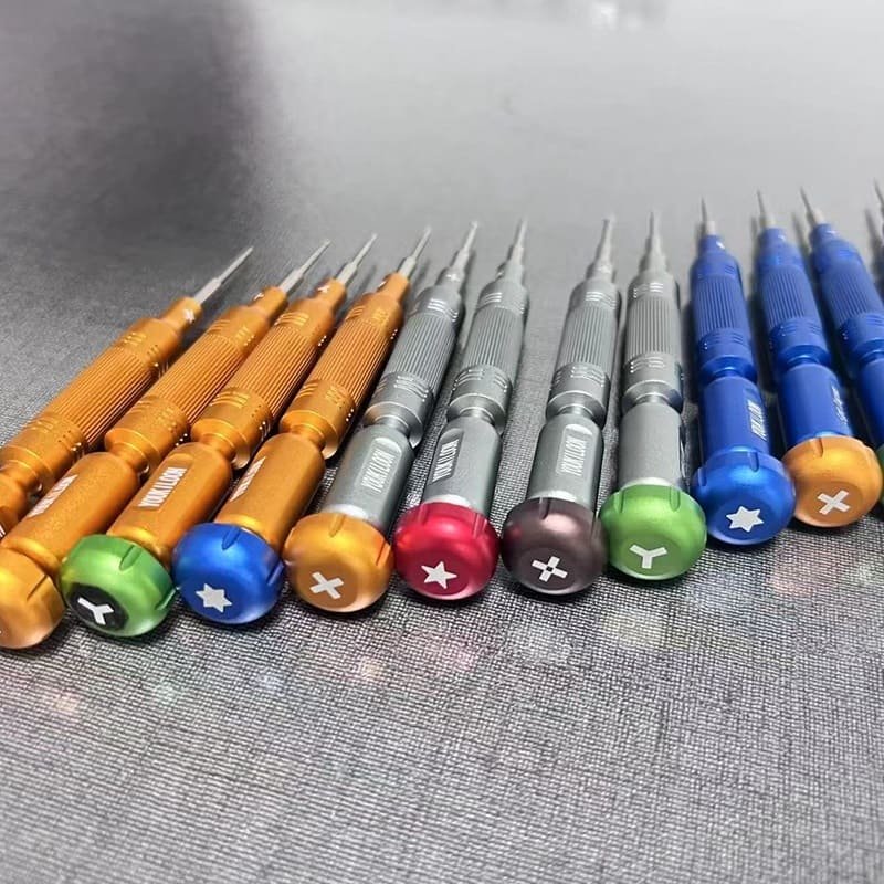 Disassemble the aluminum alloy screwdriver handle for mobile phones